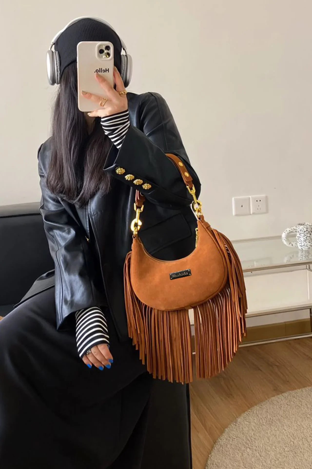 Vintage La Royalle Paris Brown Very soft genuine Leather Fringe Hobo Shoulder Fringe Bag On Sale - Up To 90% Off | The RealReal main image 4