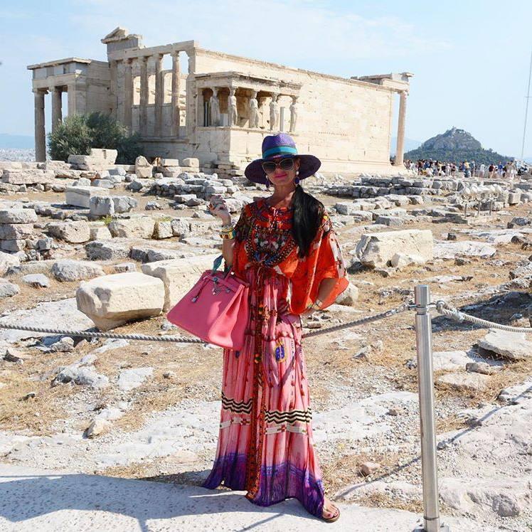Yanina LeCristal Sightsees in Shahida