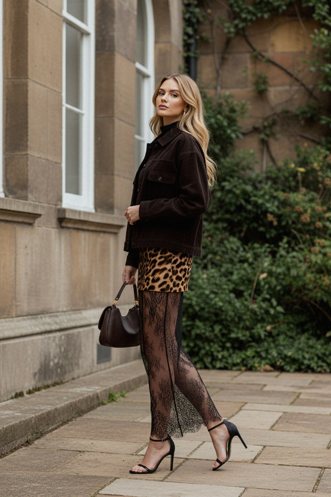 Shahida,
Summer evening outfit,
Sophisticated lace fashion,
Effortless glamour outfit,