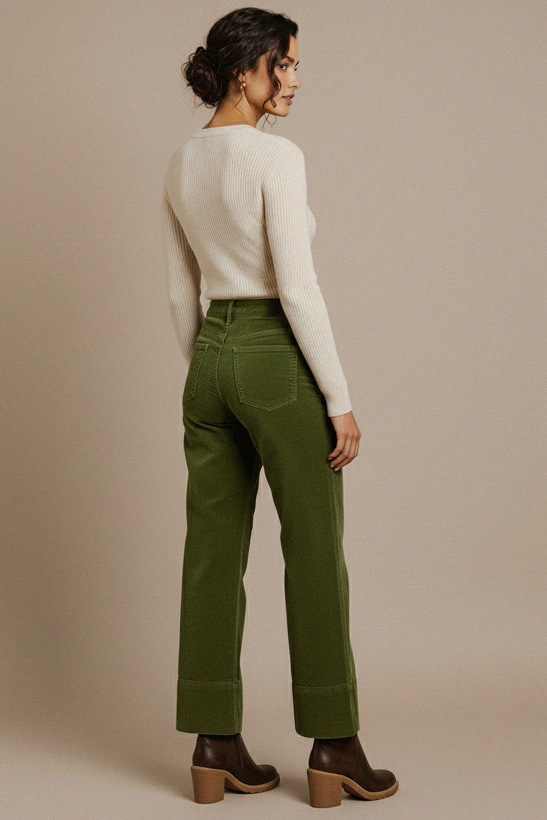 Women’s casual green pants with pockets and straight silhouette, shahida