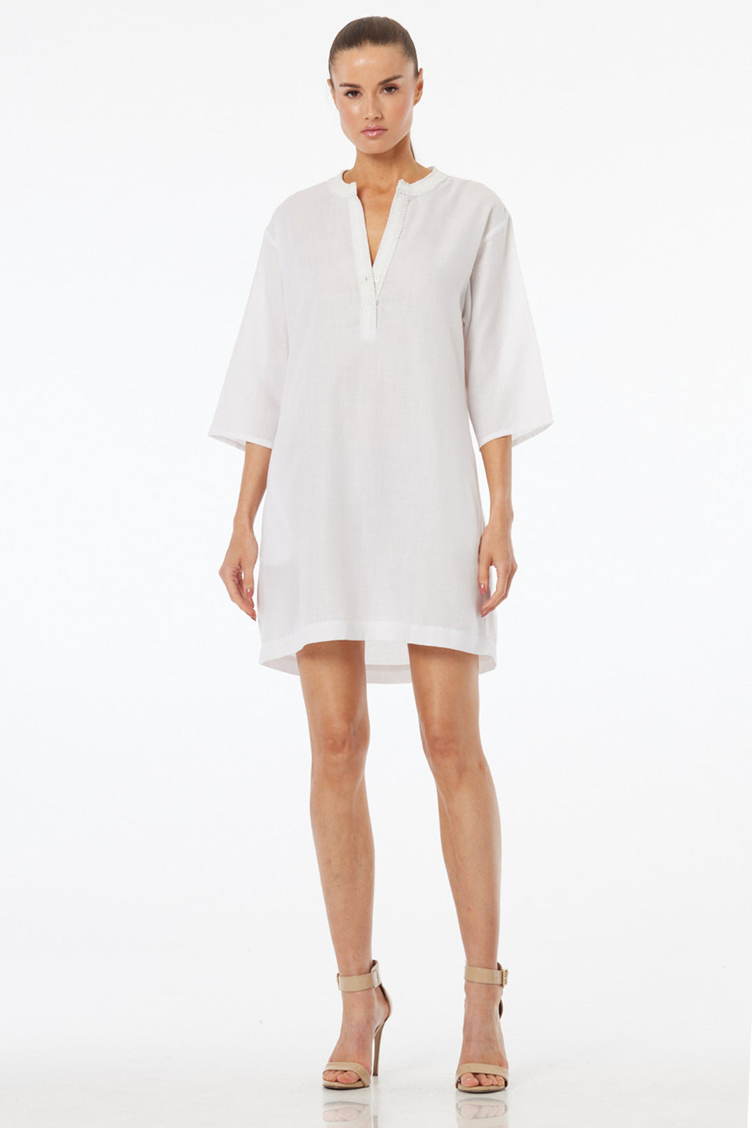 S Luxury White Resort Tunic Dress with Relaxed Fit Silhouette, Minimal wardrobe style