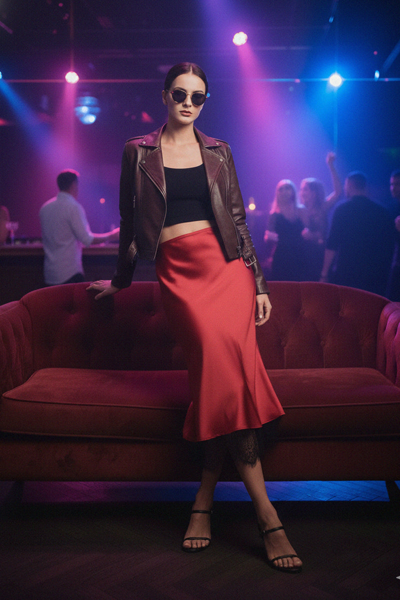 N ea Pari,
lace skirt fashion 2025,
lace trim skirt trend,
lace trim clothing,