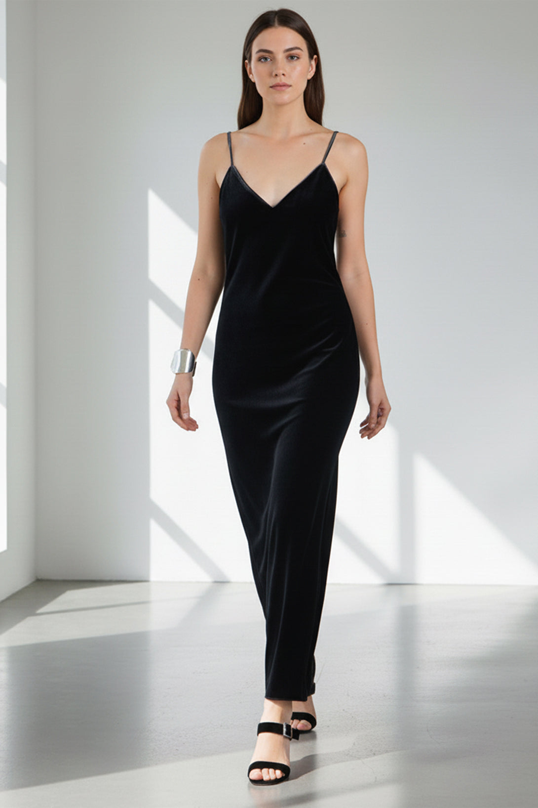 S Velvet Elegance Black Spaghetti Strap Maxi Dress