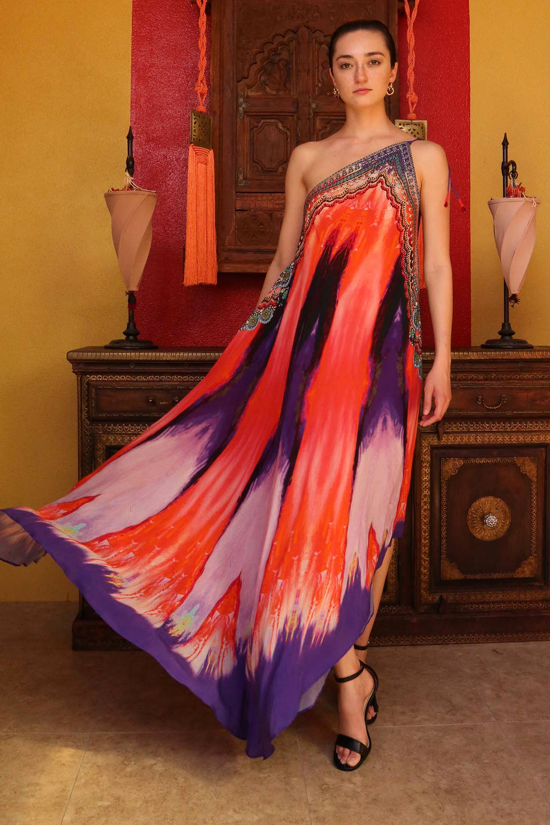  woman in pink dress, long summer dresses for women, plunge neck cocktail dress, Shahida Parides,