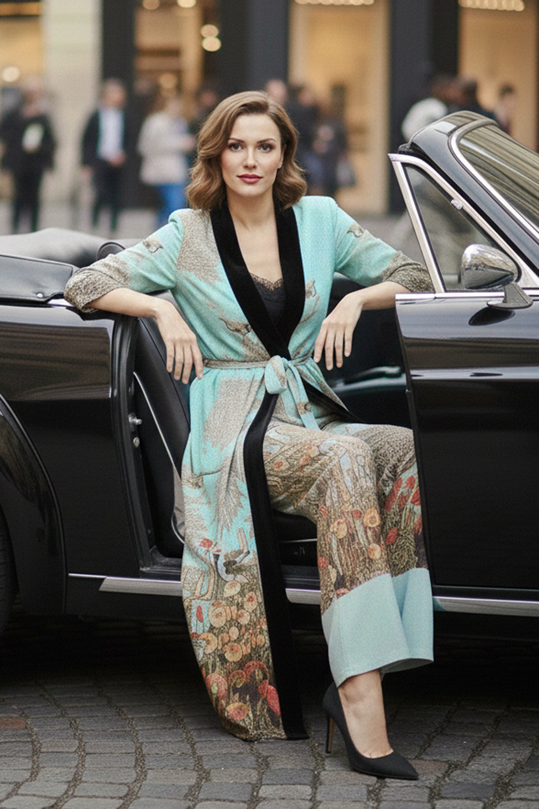 kyle richards collection, resort chic robe, printed silk kimono, artistic womens robe, modern silk robe