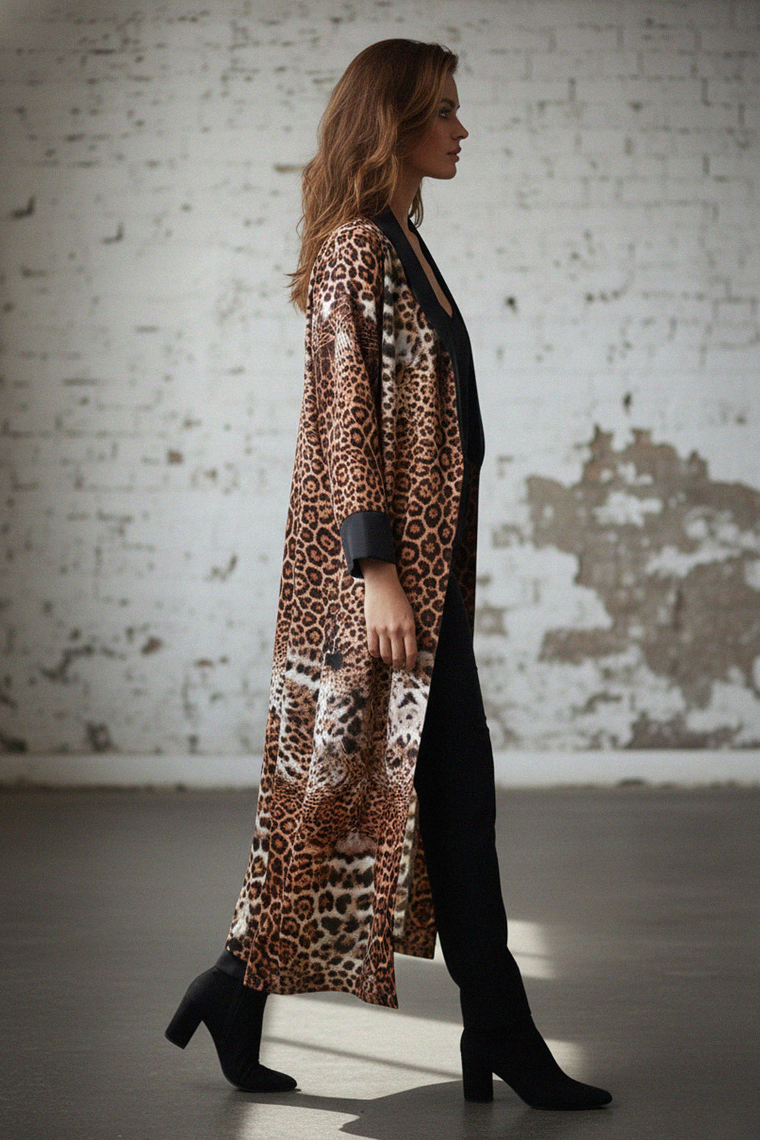 luxe glamour, model look, modern elegance, statement coat, leopard robe, shahida-kyle-richards, long silhouette, evening chic