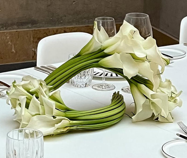 Calla lily table arrangement